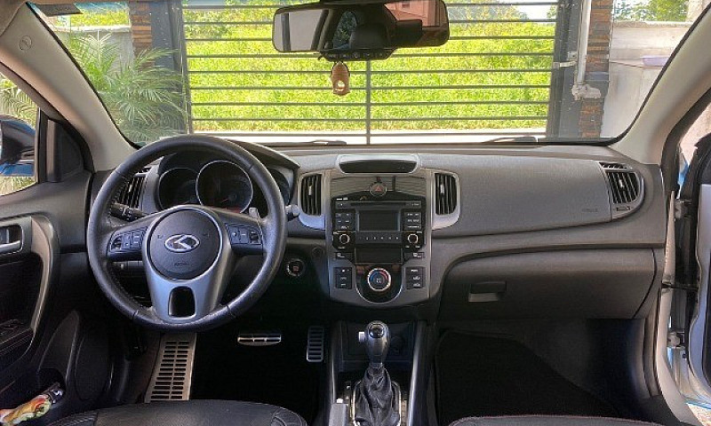 Kia Cerato 2.0 Sx Au...