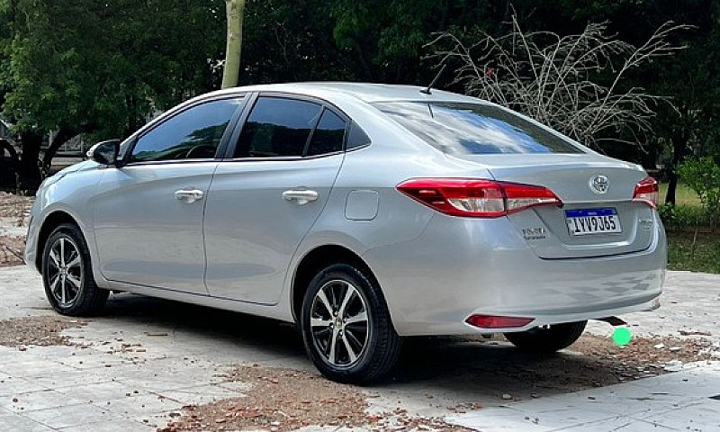 Yaris Xs Sedan 1.5 2...