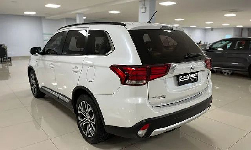 Mitsubishi Outlander...