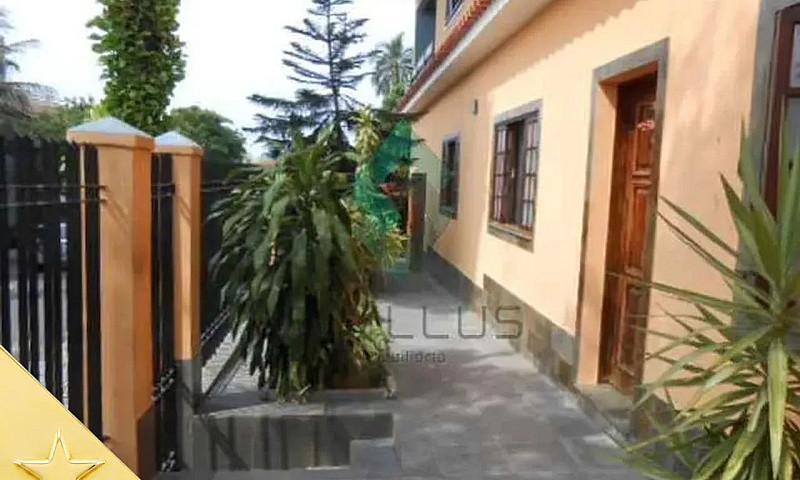 Casa De Rua Espaçosa...