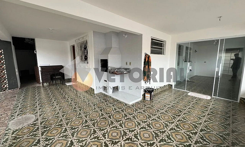 Casa Com 3 Dormitóri...