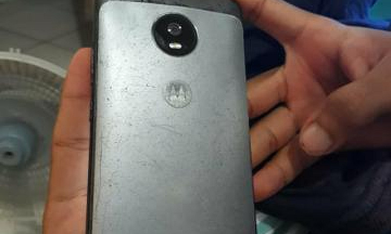 Moto G5...