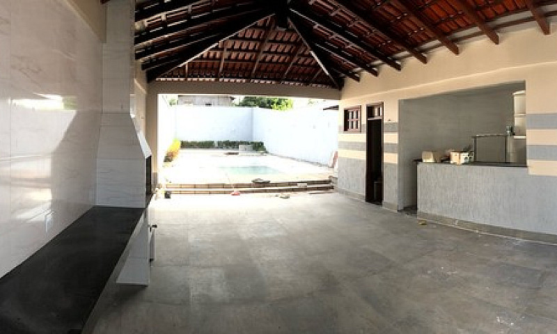 Alugo Casa Com Pisci...