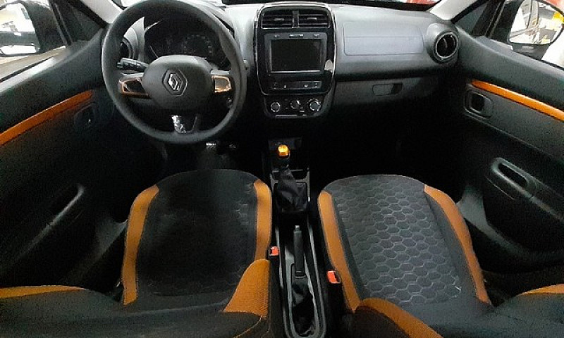 Kwid Outsider...