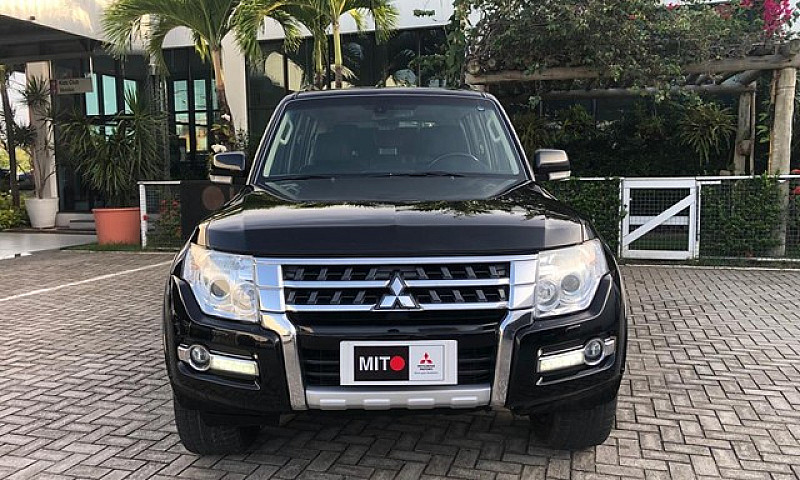 Mitsubishi Pajero Fu...