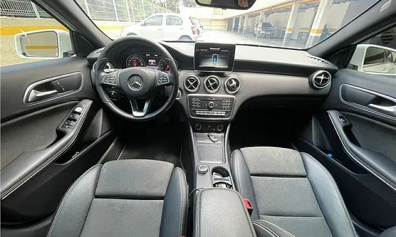 Mercedes-Benz A 200 ...