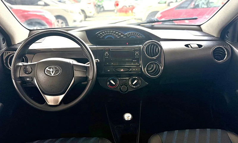 Toyota Etios Xs Seda...