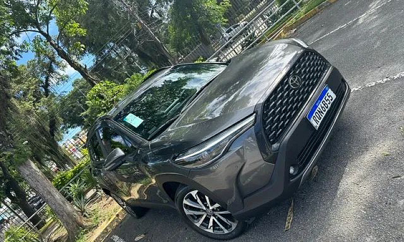 Toyota Corolla Cross...