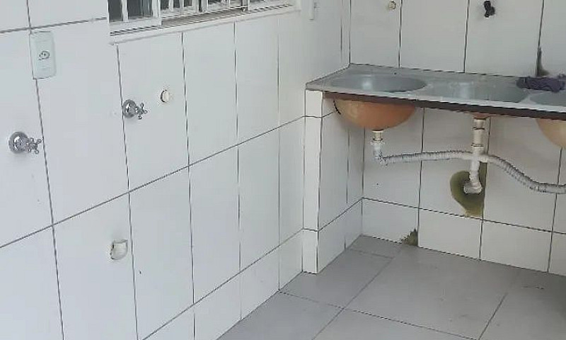 Casa Com Armários E ...