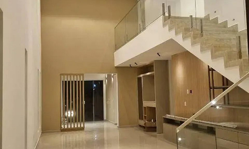 Casa Com 4 Dormitóri...