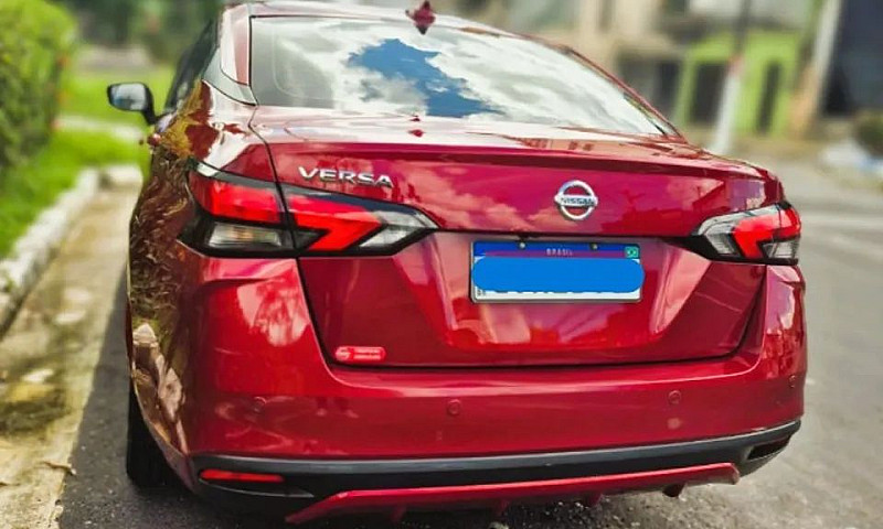 Nissan Versa Exclusi...