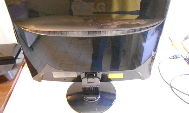 Vendo Monitor Lcd De...