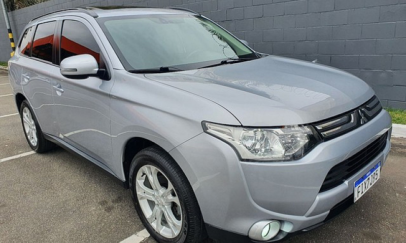 Mitsubishi Outlander...
