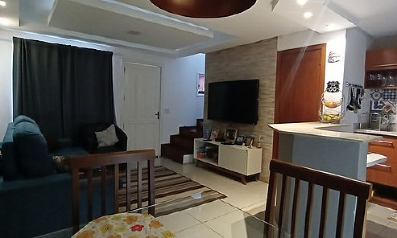 Casa Em Condomínio...
