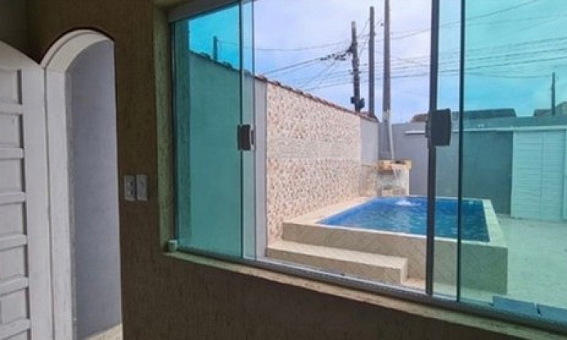 Linda Casa Com Pisci...