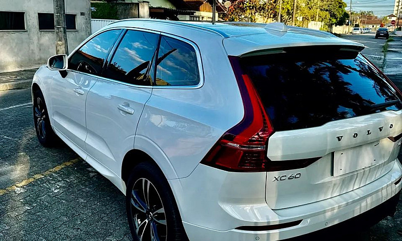 Volvo Xc 60 T-5 Mome...