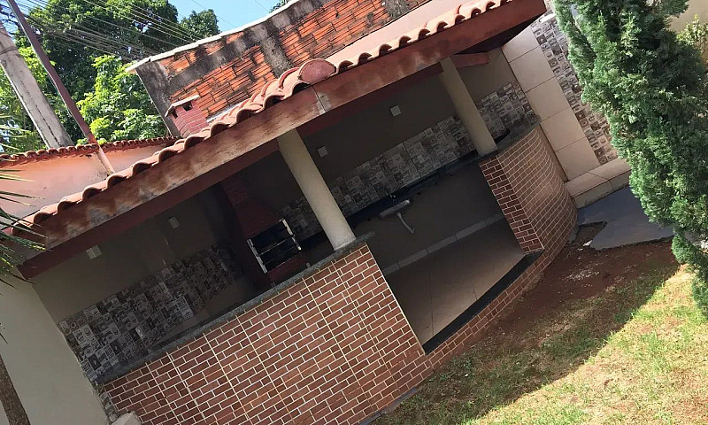 Aluga-Se Casa Térrea...