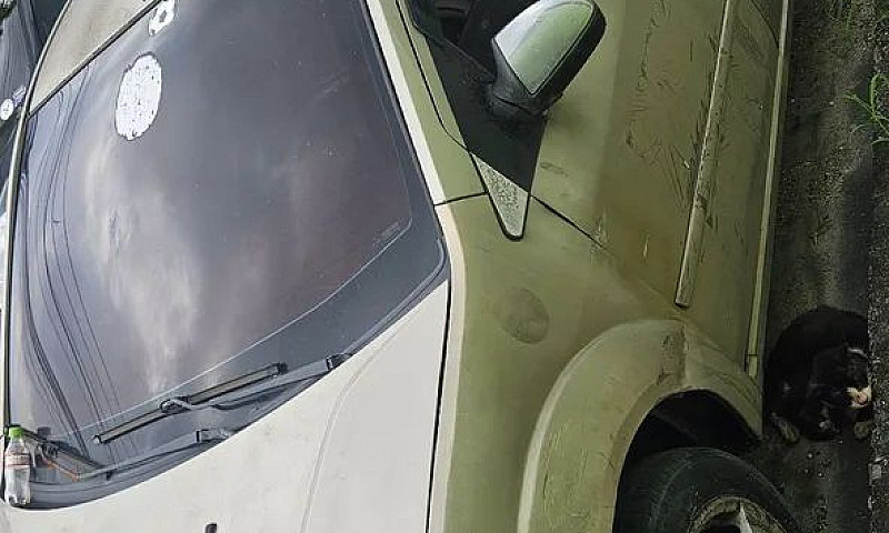Ford Fiesta Sed. 1.6...