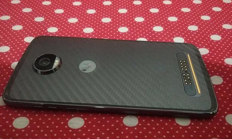 Motorola Z2 Play...