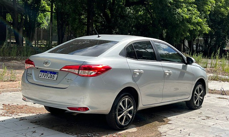 Yaris Xs Sedan 1.5 2...