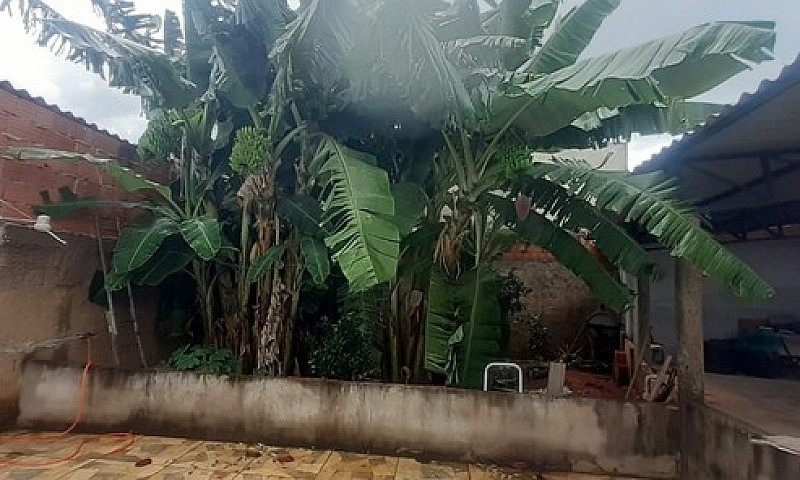 Casa Com Lote De 675...