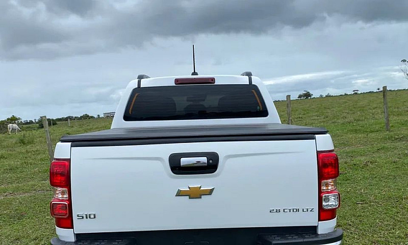 Chevrolet S10 Pick-U...