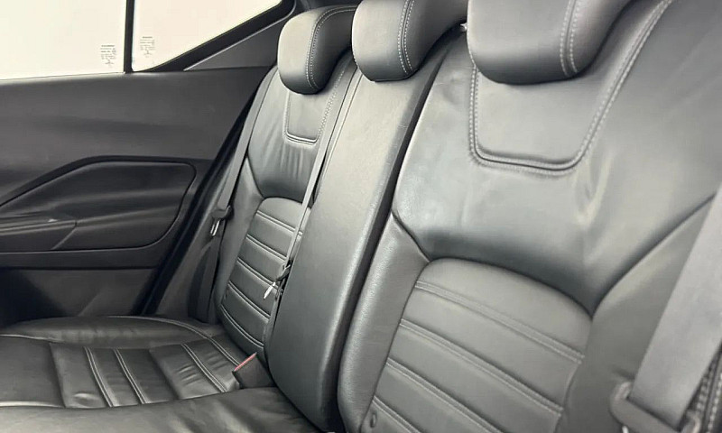 Nissan Kicks Exclusi...