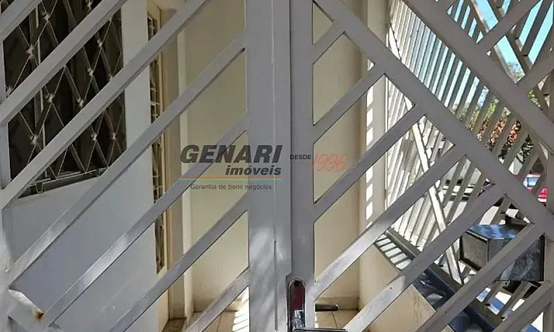 Casa Com 2 Dormitóri...