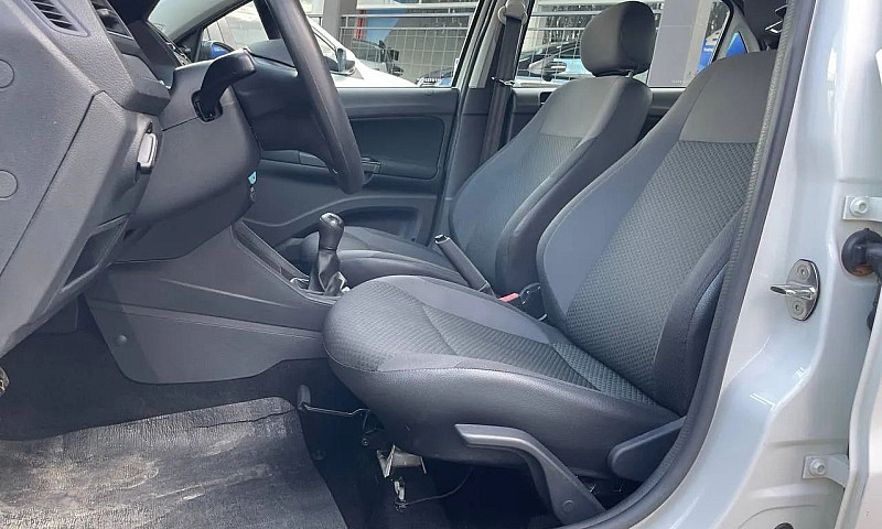 Volkswagen Voyage 1....