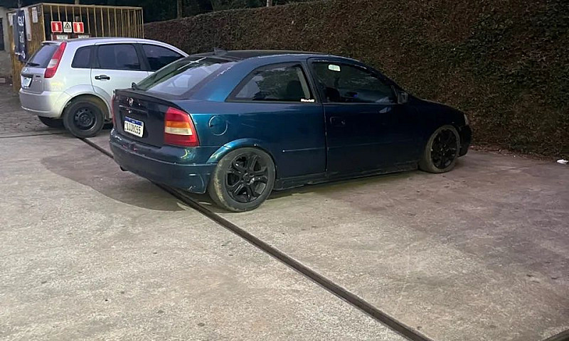 Chevrolet Astra Gl 1...