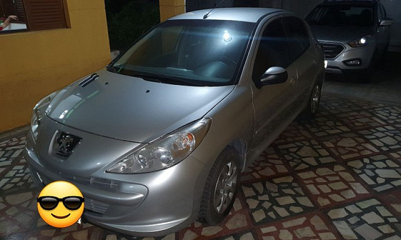 Peugeot 207 1.4 2014...