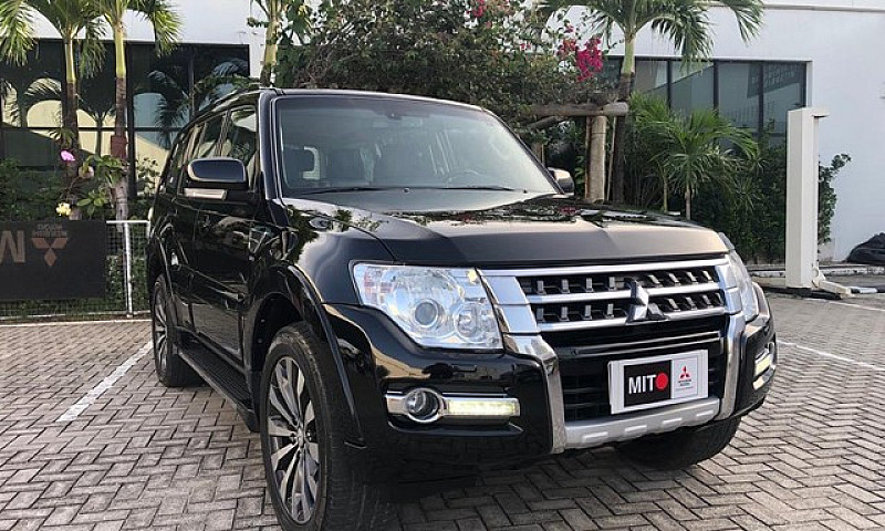 Mitsubishi Pajero Fu...