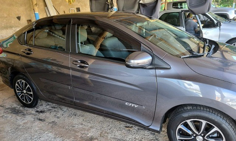 Vendo Honda City Per...