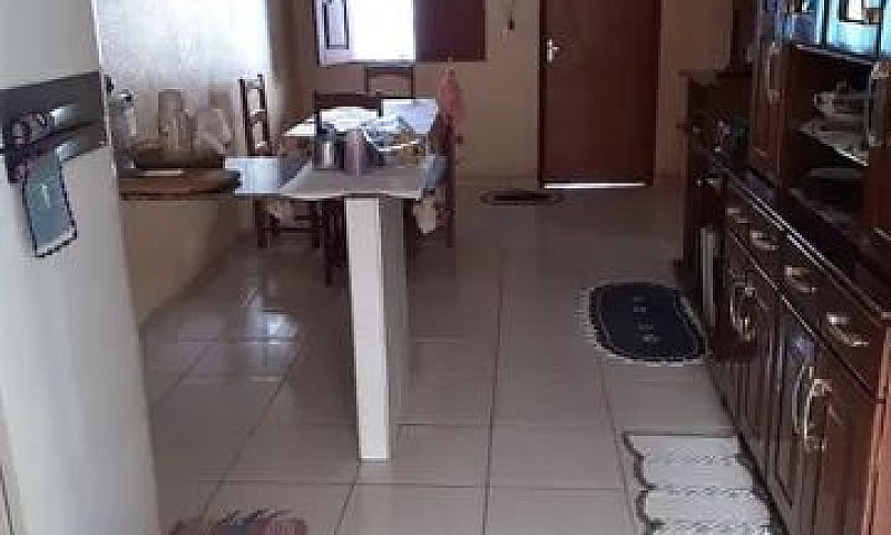 Alugo Casa Com 3 Qua...