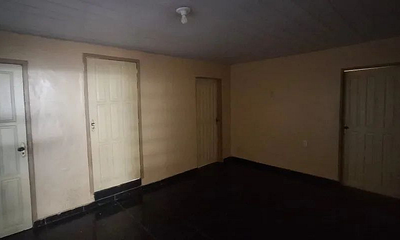 Aluga-Se Casa De 2 A...