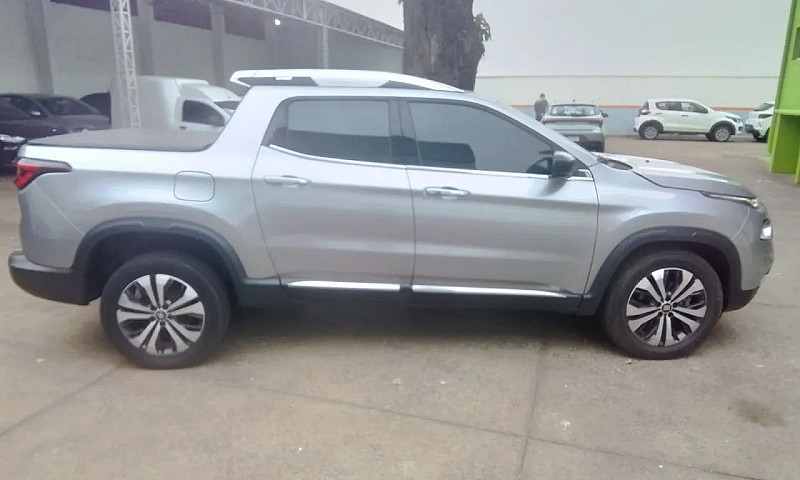 Fiat Toro Volcano 2....