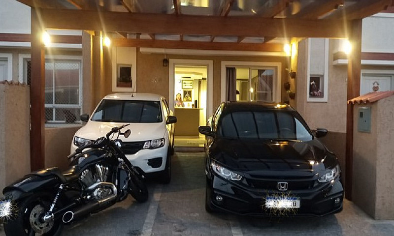 Casa Em Condomínio...