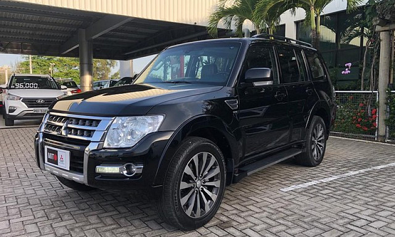 Mitsubishi Pajero Fu...