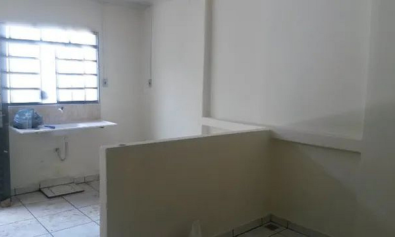 Alugo Kitnet Luizote...