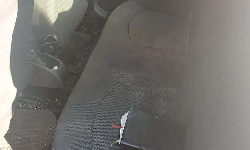 Peugeot 207 Sedan Pa...