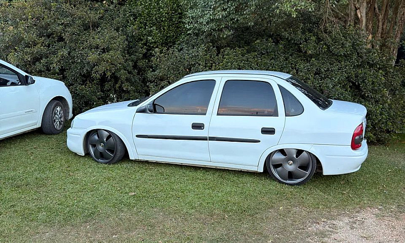 Chevrolet Corsa Seda...