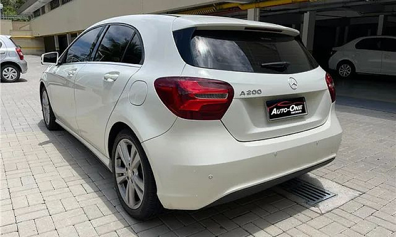 Mercedes-Benz A 200 ...