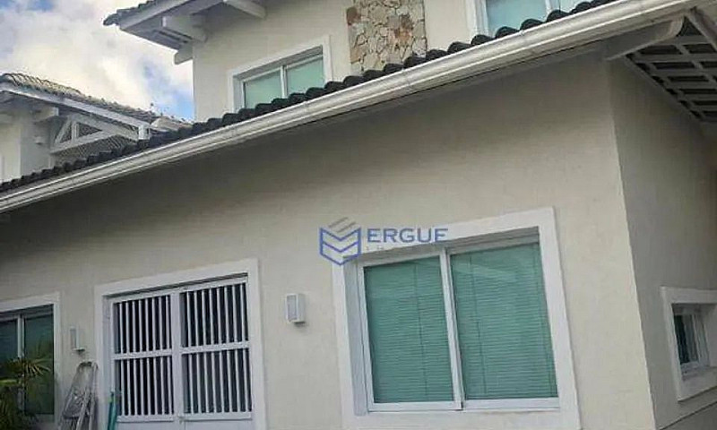 Casa Com 3 Dormitóri...