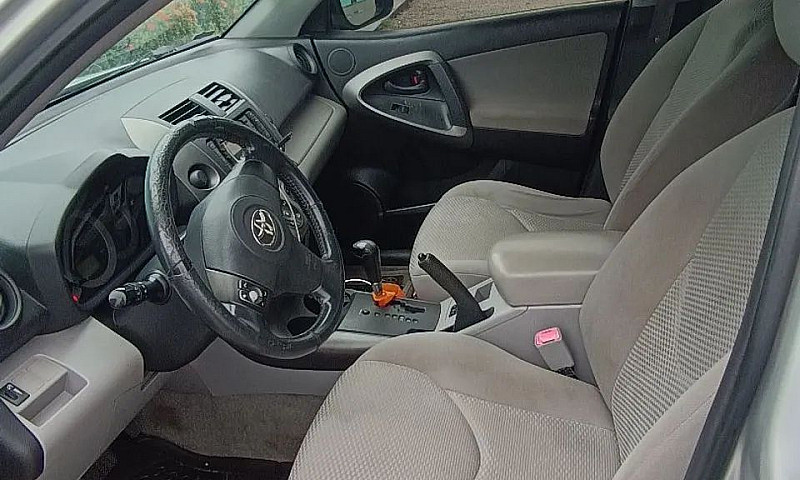 Toyota Rav4 2011 - A...