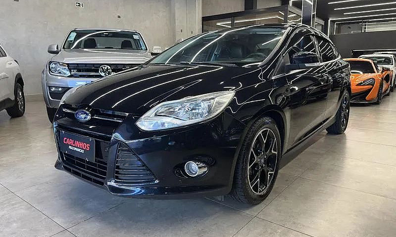 Ford Focus Sedan 2.0...
