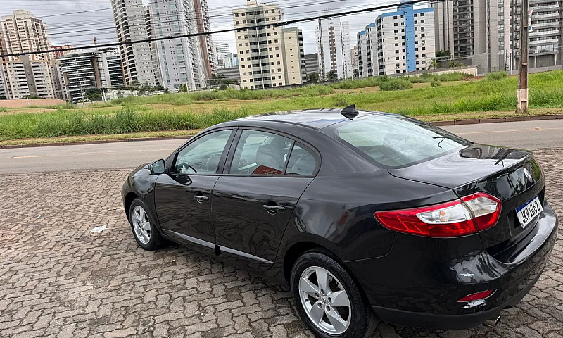 Renault Fluence Sed....
