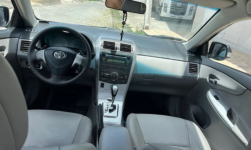 Toyota Corolla Xei 2...