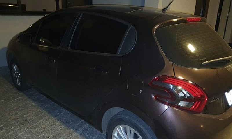 Peugeot 208 Allure 1...