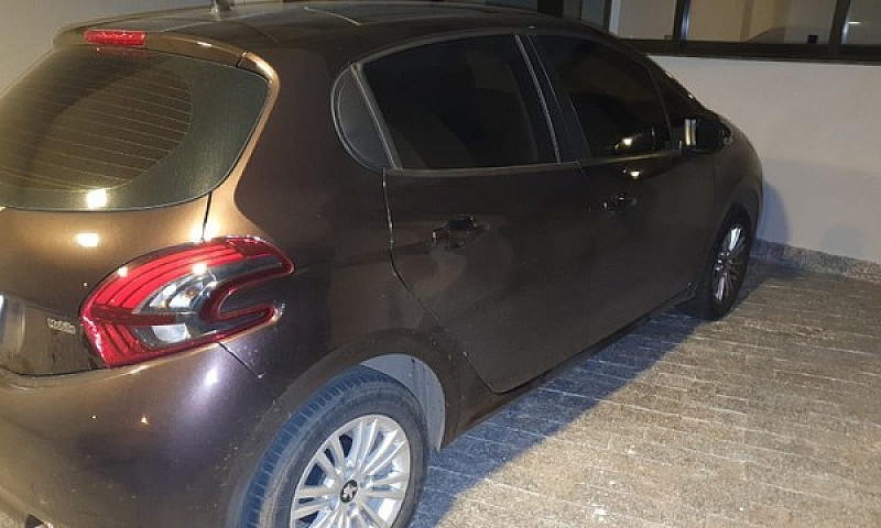 Peugeot 208 Allure 1...