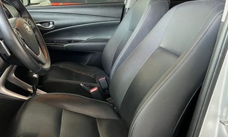 Yaris Xs Sedan 1.5 2...